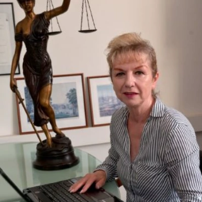 Rechtsanwältin  Bettina Ziegler 
